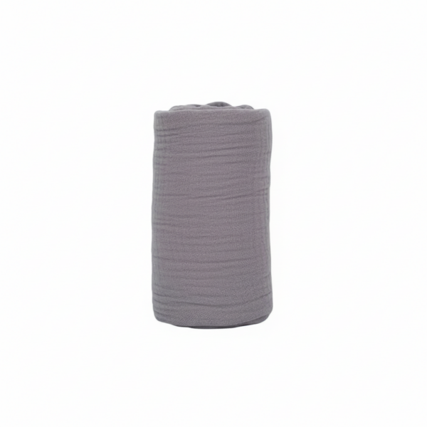 Carré de mousseline Maylily violet roulé