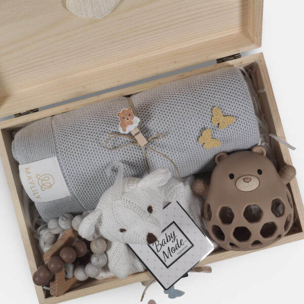 Contenu du coffret naissance Nael vu du dessus